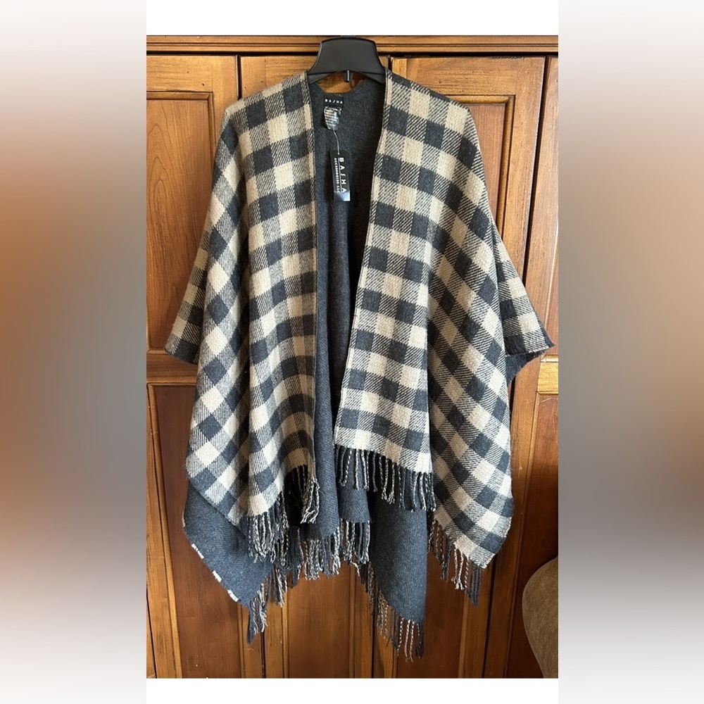 BASHA SHAWL WRAP PONCHO CAPE SWEATER BLANKET WOMENS REVERSIBLE ONE SIZE NWT